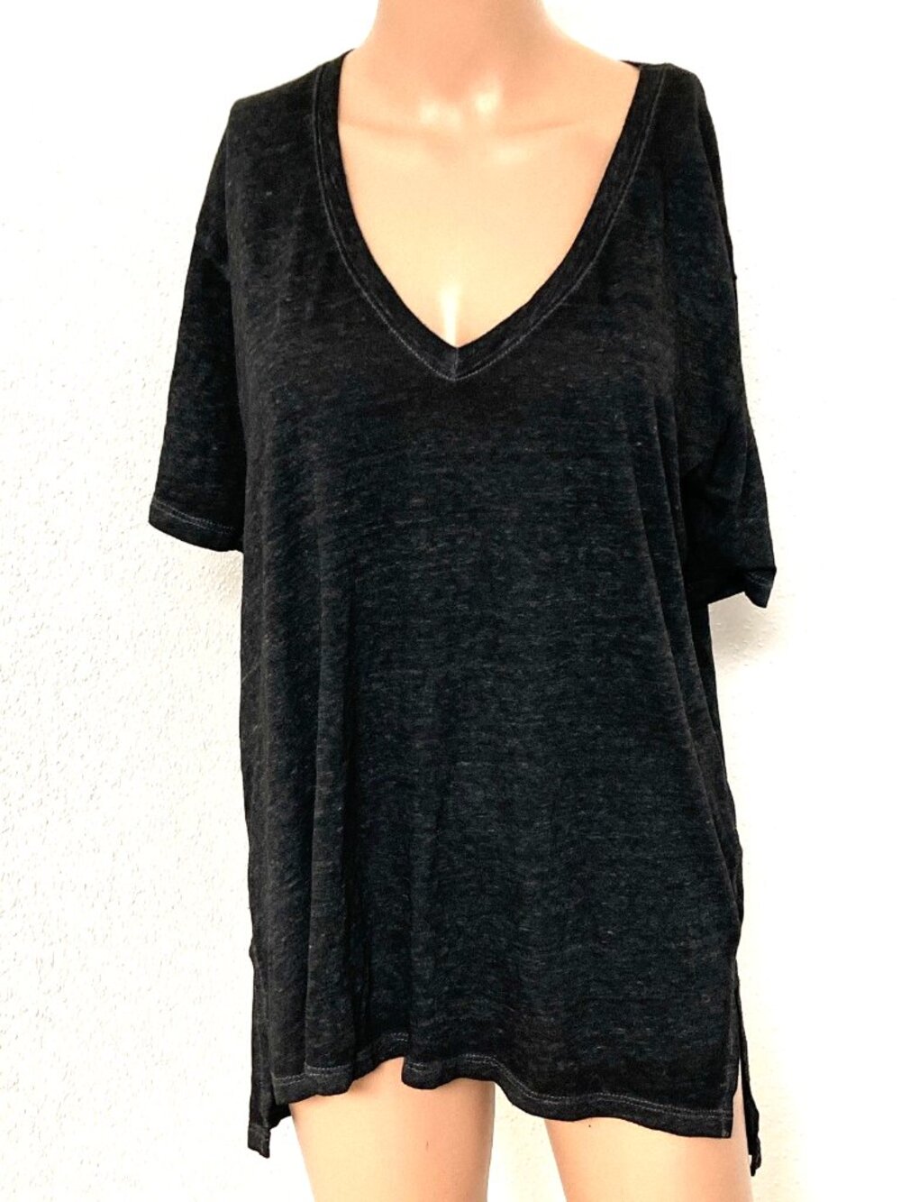 BP. Women's Medium Gray V-Neck Short Sleeve Pullover T-Shirt NWT